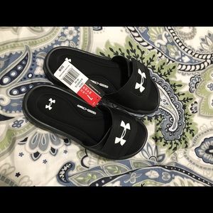 BRAND NEW UnderArmour Slides!